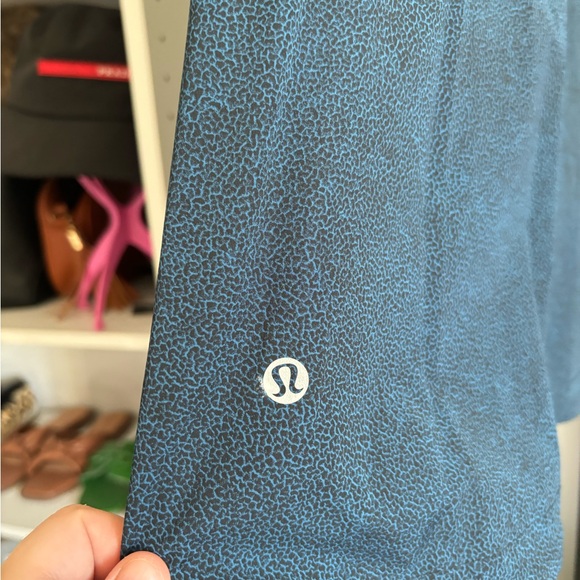 Lululemon Men’s Active Jacket
Pyroclastic Carbon Blue Black - Picture 4 of 8